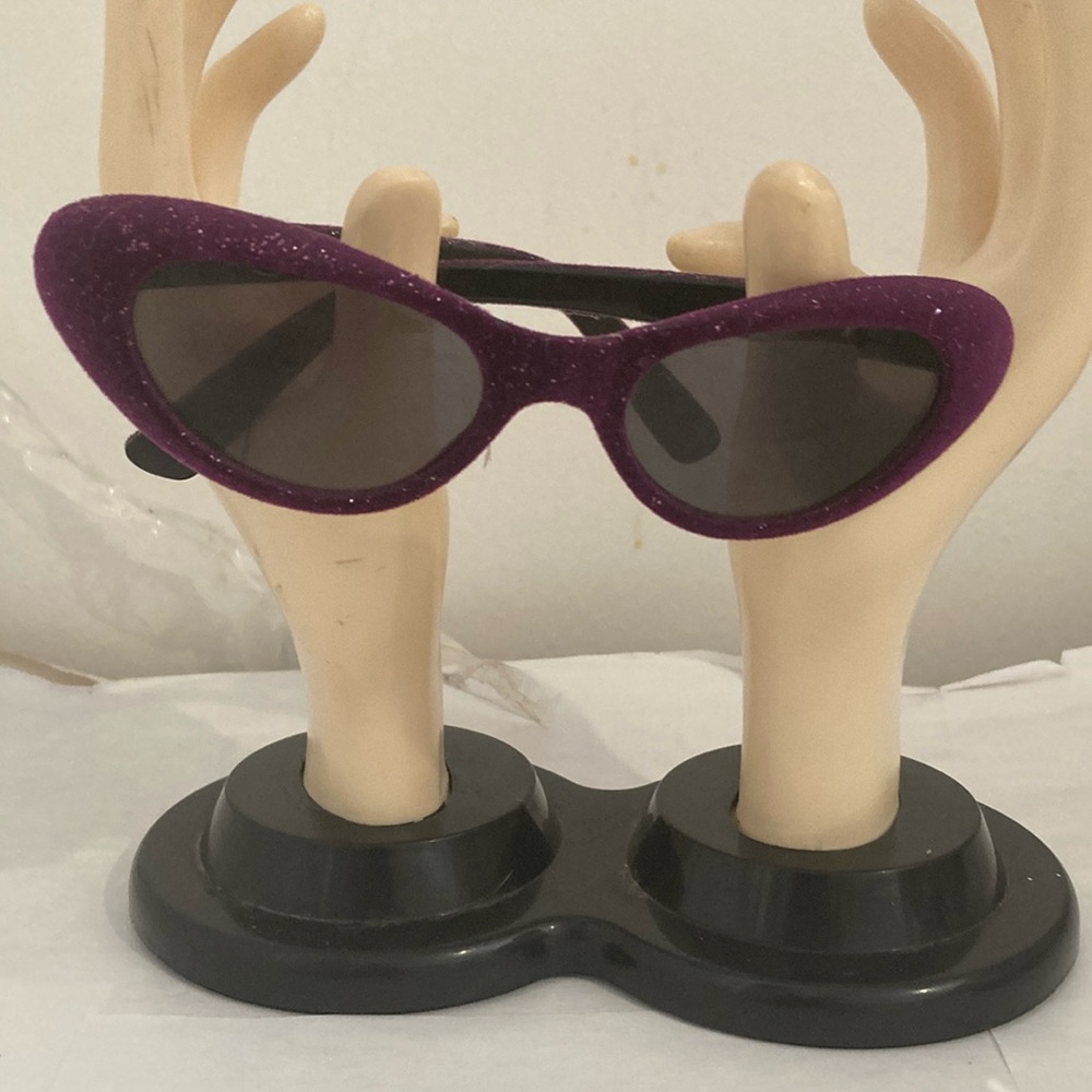 Velvet Vintage Purple Cat~Eye Sunglasses Accessories Excellent Condition